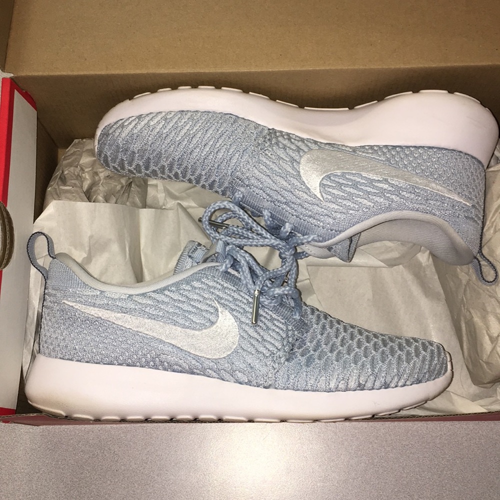 Nike Roshe One Flyknit Women's Light Armory Blue